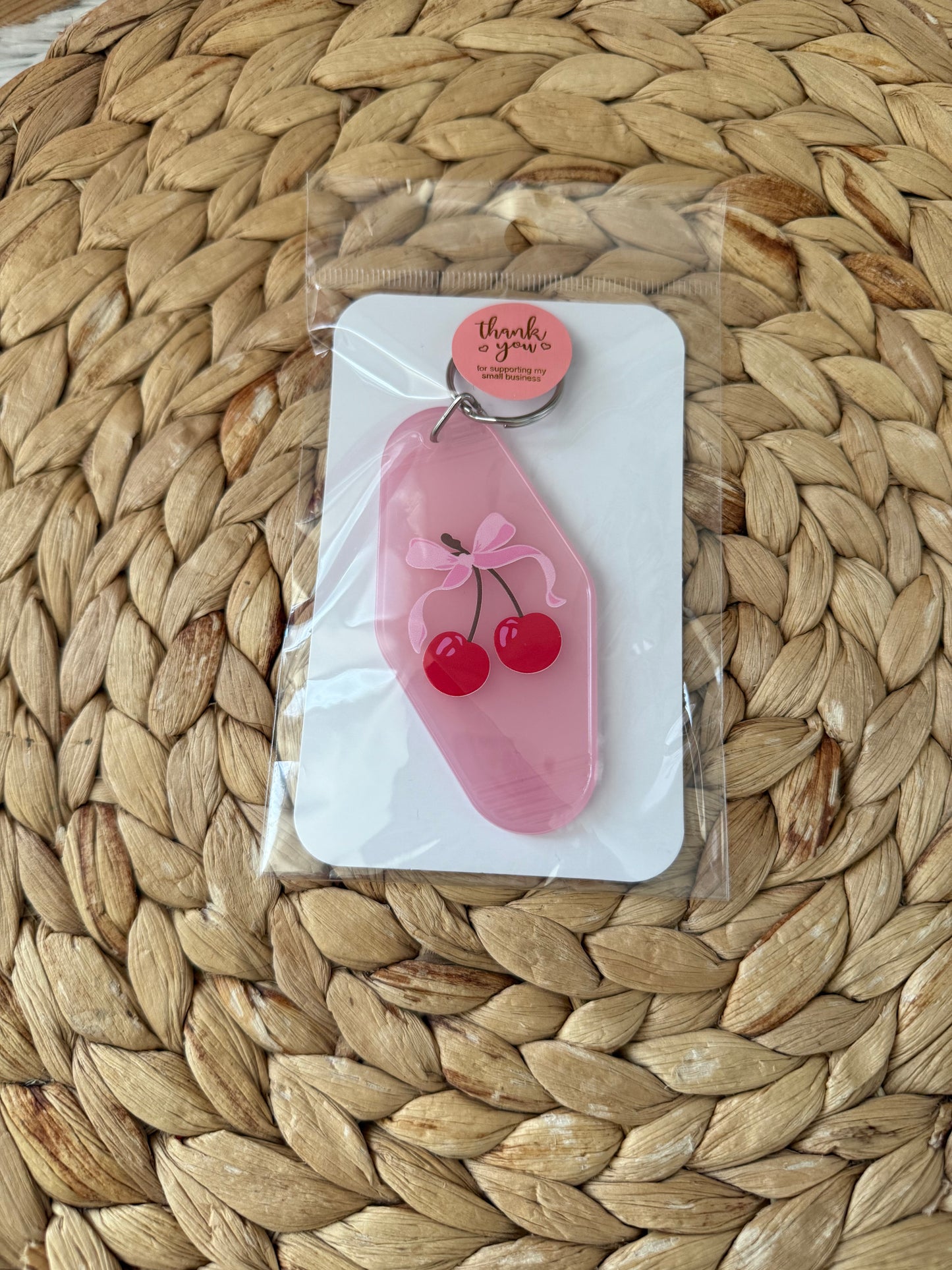 Cherry Pink Retro Motel Keychain – Sweet & Fun Accessory 🍒